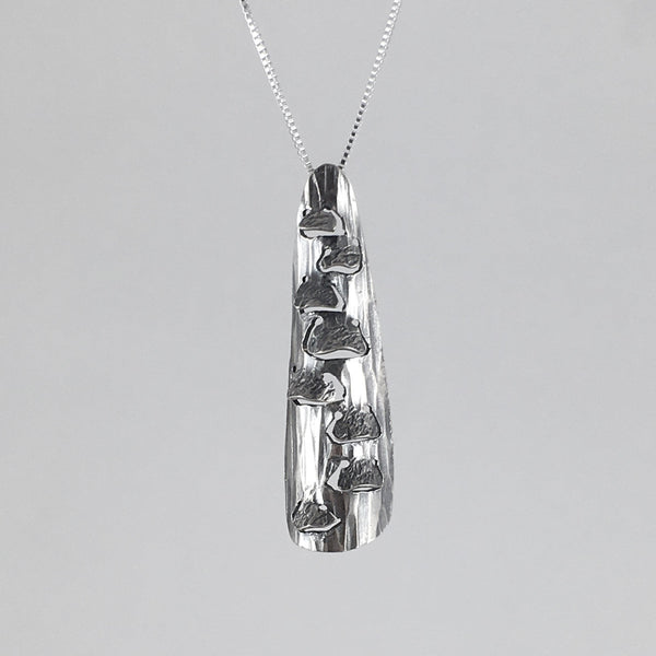 Fairy Shelf Necklace: Silver
