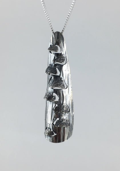 Fairy Shelf Necklace: Silver