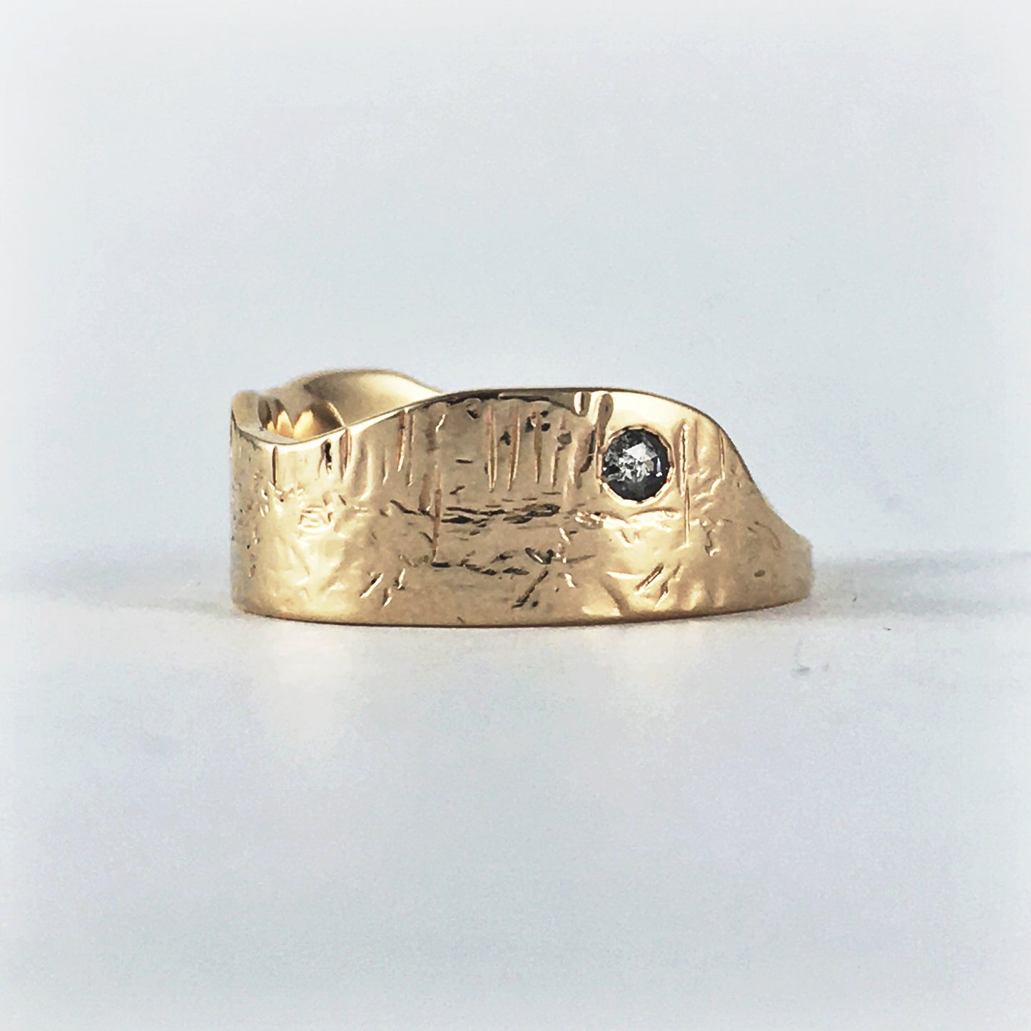 Gold Mount Tom Ring